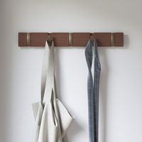 umbra フリップフック(5) ウォルナット/ゴールド 23188501227 1個