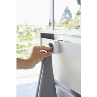 tower（タワー） シンク扉タオルホルダー ホワイト 1個 山崎実業 キッチン収納