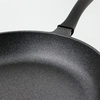 LIVPLUS フライパン 30cm ガス火専用 軽量 ブラック NMー384 1個