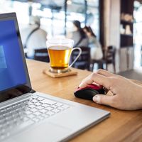 サンワサプライ 静音BluetoothブルーLEDマウス(レッド) MA-BBS311R 1個