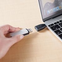 サンワダイレクト USB Type-C/USB A変換アダプター（USB3.1 Gen1規格対応） 500-USB036 1個（直送品）