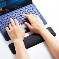 サンワサプライ 薄型リストレスト(Mサイズ) TOK-ERG6BK-M 1個