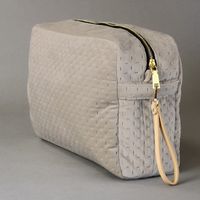 スパイス enrich ベロアラージスクエアポーチ ストラップ付き ステッチ ライトグレー SCLK2933GY 1個（直送品）