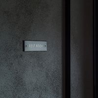 ポッシュリビング サインプレート 「REST ROOM」 アンティークゴールド W8×D0.2×H2cm アイアン 63955 1個（直送品）