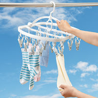 洗濯物が取り込みやすい角ハンガー　24ピンチ １セット（３個）