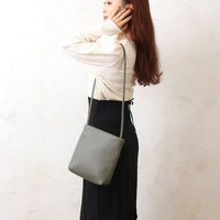 センバドー 合皮シンプル ポケットショルダーバッグ IV 621-7092 1個（直送品）