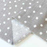 日本紐釦貿易(Nippon Chuko) ドット ランダム Wガーゼ生地 ピンクベージュ 巾約110cm×1mカット 4850WR-H-1M（直送品）