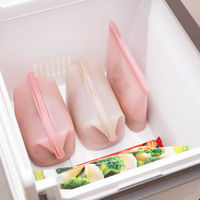 保存容器 シリコーンバッグ 大きく開く 1000ml ベージュグレー 000DH6316 1個 レンジ料理 食洗機使用可 貝印