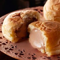 【手土産やお祝いの贈り物に】 八天堂 プレミアムフローズン くりーむパン 12個詰合せ ギフトカード　桐箱　専用紙袋付き（直送品）