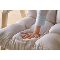 【軒先渡し】アイリスオーヤマ ウッドアームチェア Ｍサイズ アイボリー 1台（直送品）