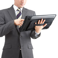 サンワサプライ タブレット防水防塵ケース(スタンド付き・ショルダーベルト付き・12.9インチ) PDA-TABWPST12 1個（直送品）