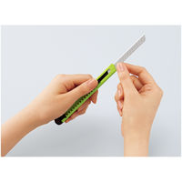 コクヨ カッターナイフ 標準型 全長135mm 刃幅9mm 黄緑 HA-2YG 1セット（20本）