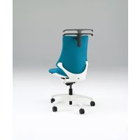 【設置込】イトーキ エフチェア ローバック 布張り 固定肘 ハンガー付 ウレタンキャスター 黒ベース 黒脚 ラズベリーレッド×ブラック 1脚（直送品）