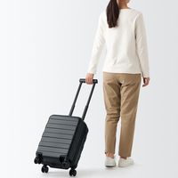 無印良品 バーを自由に調節できる ハードキャリーケース ２０Ｌ タテ４７×ヨコ３２×マチ２０．５ｃｍ 黒 良品計画