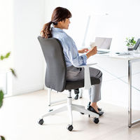 サンワサプライ 肘付きファブリックチェア グレー SNC-T159AGY 1脚 オフィスチェア 布張り 脚幅620 座幅470mm ホワイトフレーム