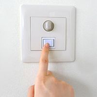 【アウトレット】ワイズ 抗ウイルス ドアノブ用シール 約10×3.7cm（シート1枚あたり）×8枚入/個 1セット（6個）