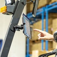 サンワサプライ マグネット取付け式タブレットホルダー(短アーム) VEH-TBMG1 1個（直送品）