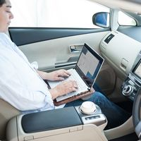 サンワダイレクト 膝上テーブル（ノートパソコン・タブレット・15.6インチ・ラップトップテーブル・木目調） 200-HUS006 1個（直送品）