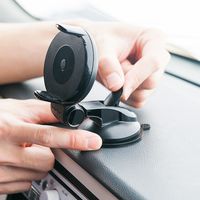 サンワダイレクト 車載ホルダー（iPhone XS/XS Max・Androidスマートフォン対応・ダッシュボード取付・ゲル吸盤） 1個（直送品）