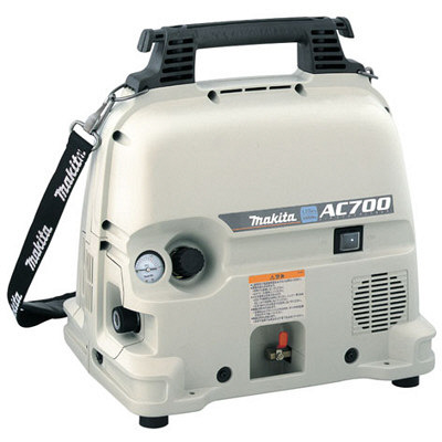 マキタ エアコンプレッサー 軽量12kg AC700 （直送品） - アスクル