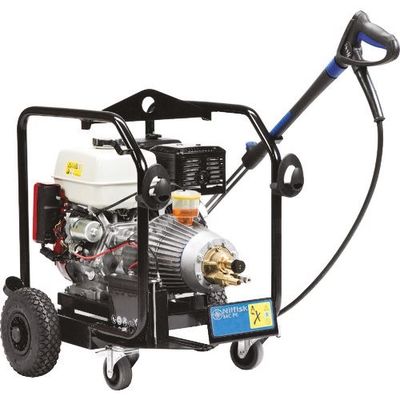 ニルフィスク エンジン式冷水高圧洗浄機MC7Pー220/1120 PE PLUS(冷水タイプ) 106174807 1台（直送品）