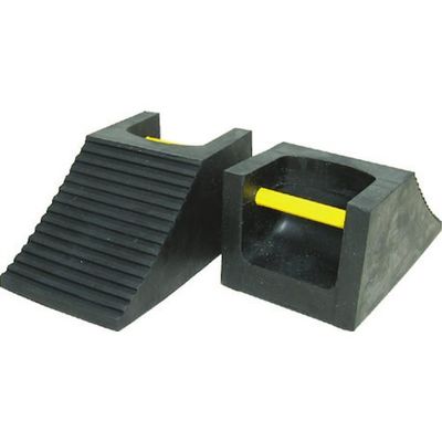 岩崎製作所 車輪止め 黒 光る取手付 中 220×120mm 20SD00R-M 1個 509-2805（直送品）