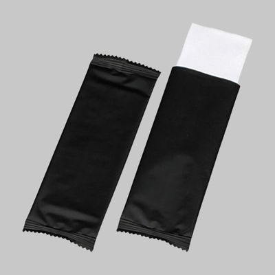 不織布おしぼり レーヨンおしぼり180×220(黒フィルム) 196873 1ケース(2000個(100個×20))（直送品）