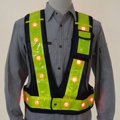 ミズケイ 多機能ベスト「光るんです」赤LEDタイプ(紺/黄) 3011000 1枚 208-5671（直送品）