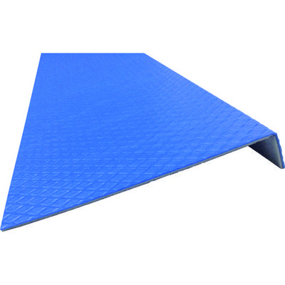 ワニ印 ダイヤステップα(アルファ)木造階段用クッション材付ケコミあり幅720mm奥行330mmブルー14枚入 000134（直送品）